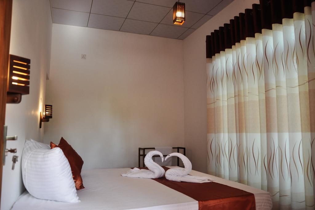 Hotel Coconut Garden House Udawalawe Exterior foto