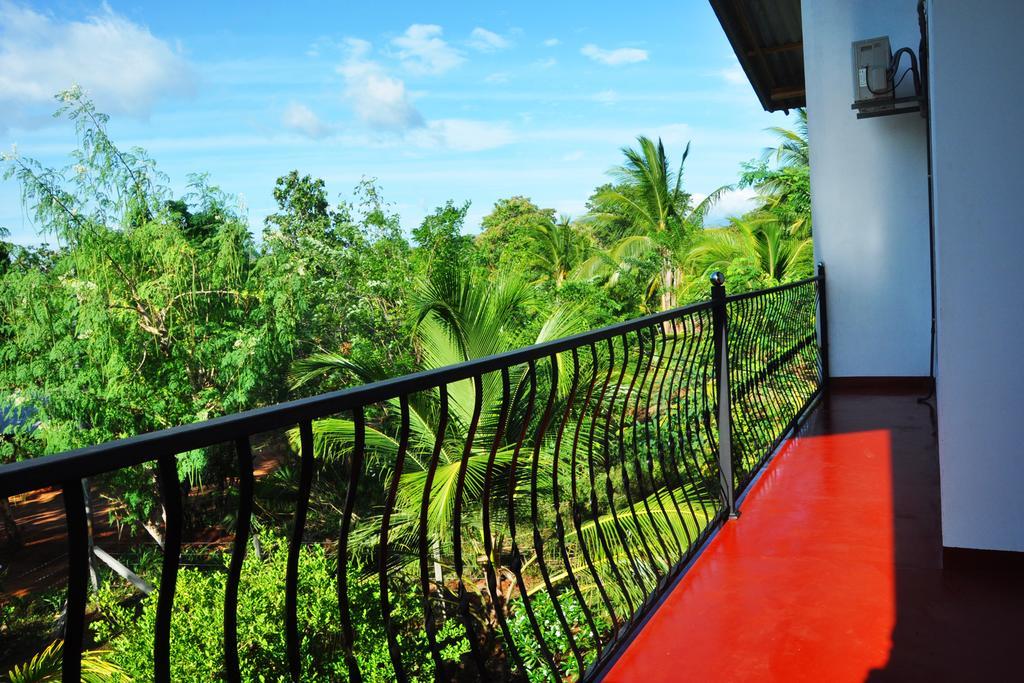 Hotel Coconut Garden House Udawalawe Exterior foto