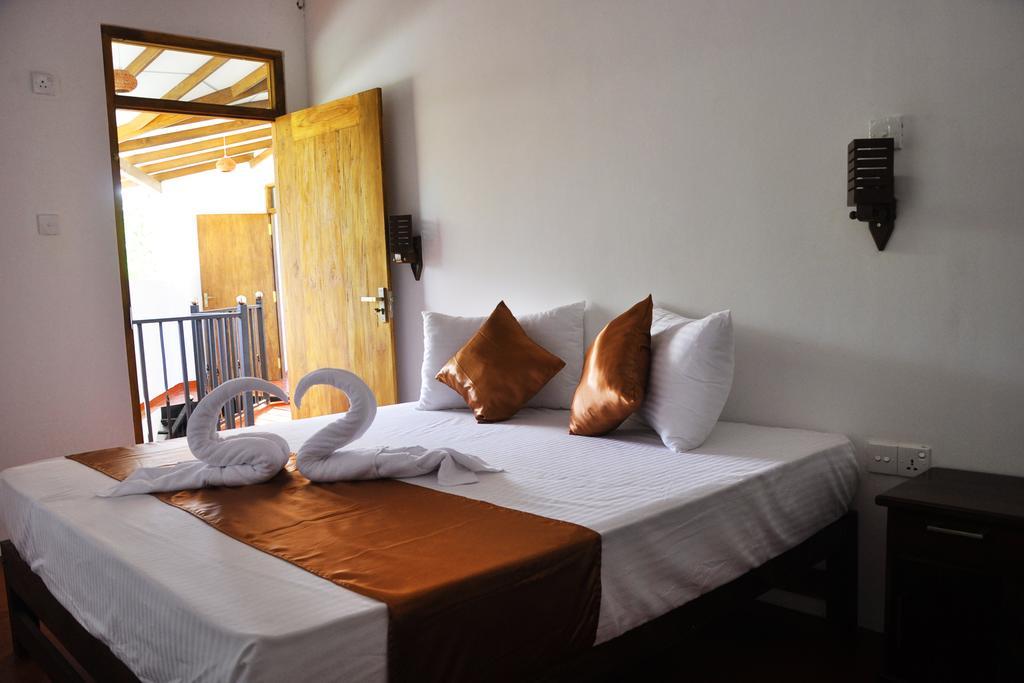 Hotel Coconut Garden House Udawalawe Exterior foto